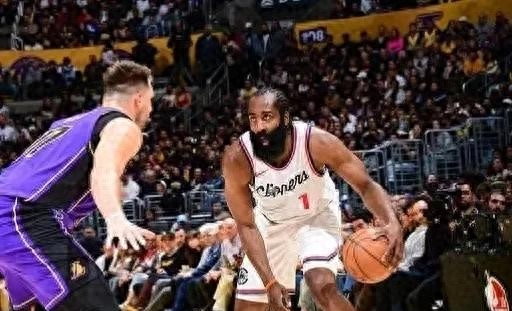 PG-今晚CBA季后赛传出新动向，洛杉矶快船造点机会，管理层表态——质疑声仍在，球探报告显示潜力的简单介绍