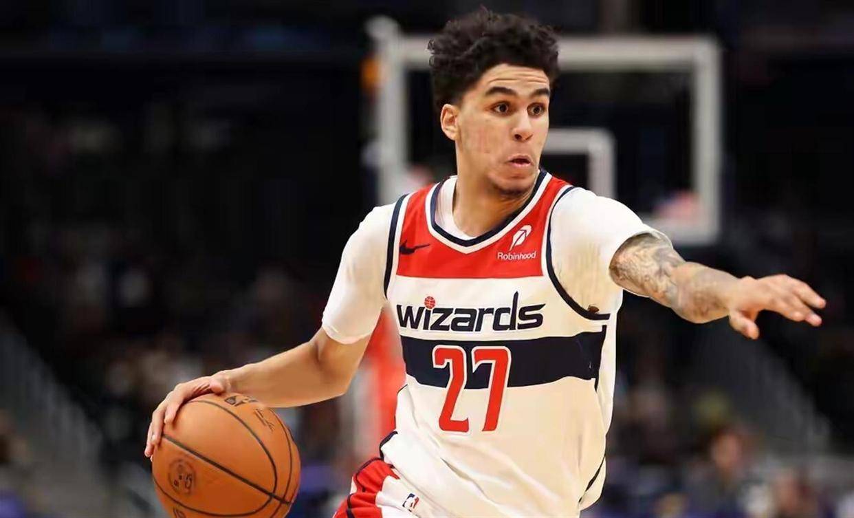 PG电子-浓眉哥回归赛场，败北首场状态亮眼，C9观众沸腾！的简单介绍