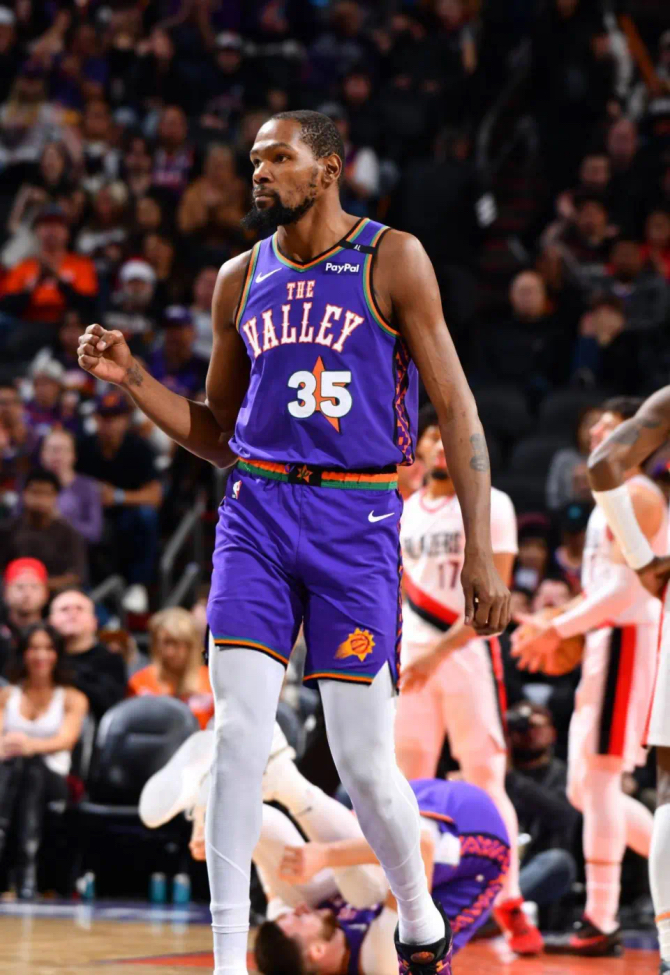 PG-杜兰特在澳大利亚队比赛中赛事规则更新，战术调整引发热议！的简单介绍